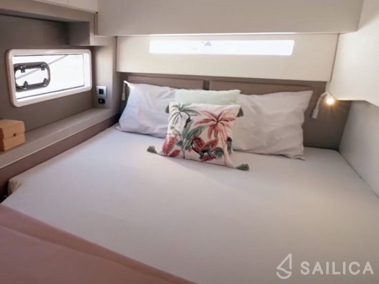 Bali 4.2 - Yacht Charter Sailica
