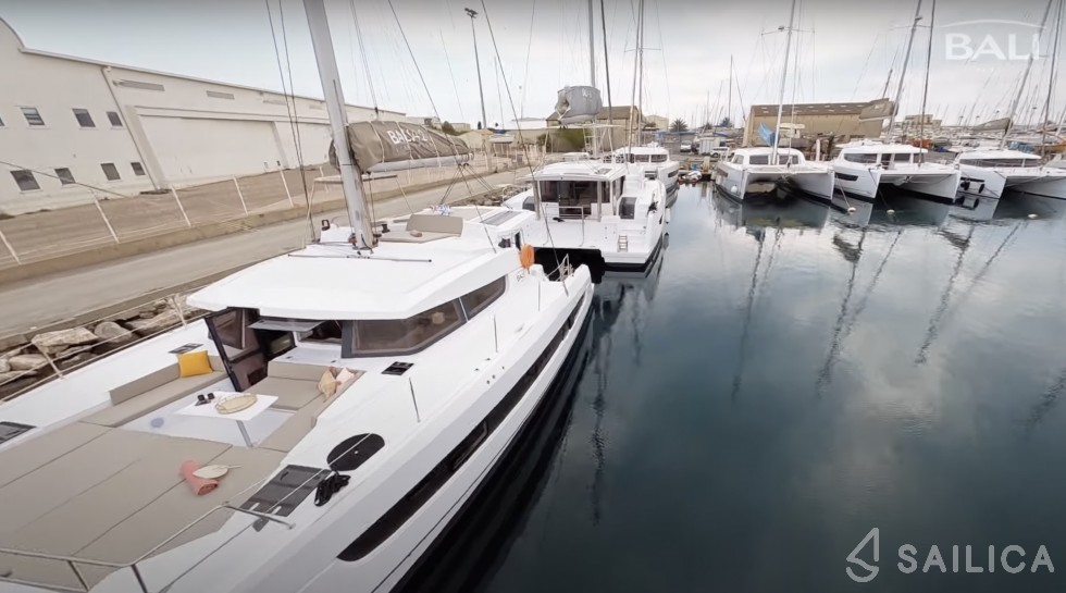Bali 4.2 - Yacht Charter Sailica
