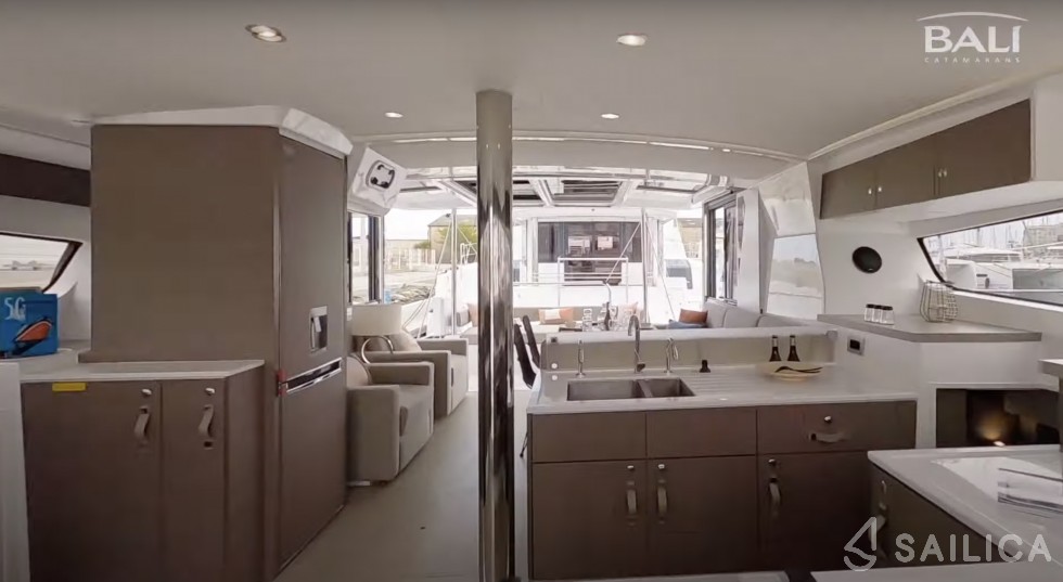 Bali 4.2 - Yacht Charter Sailica