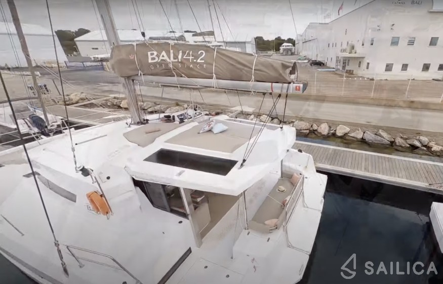 Bali 4.2 - Yacht Charter Sailica