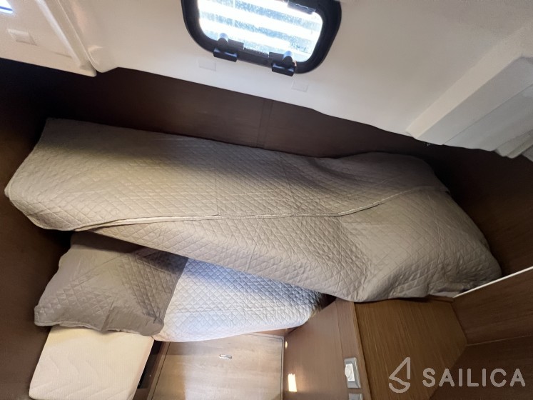 Oceanis 46.1 - Yacht Charter Sailica