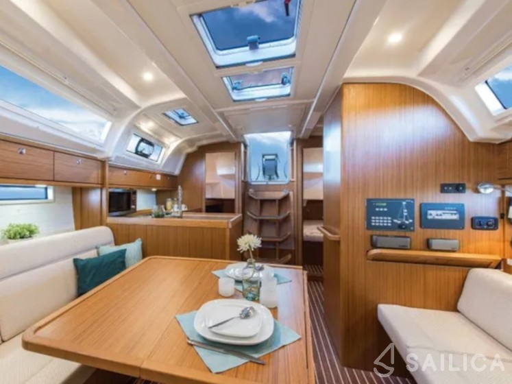 Bavaria 37 - Yacht Charter Sailica
