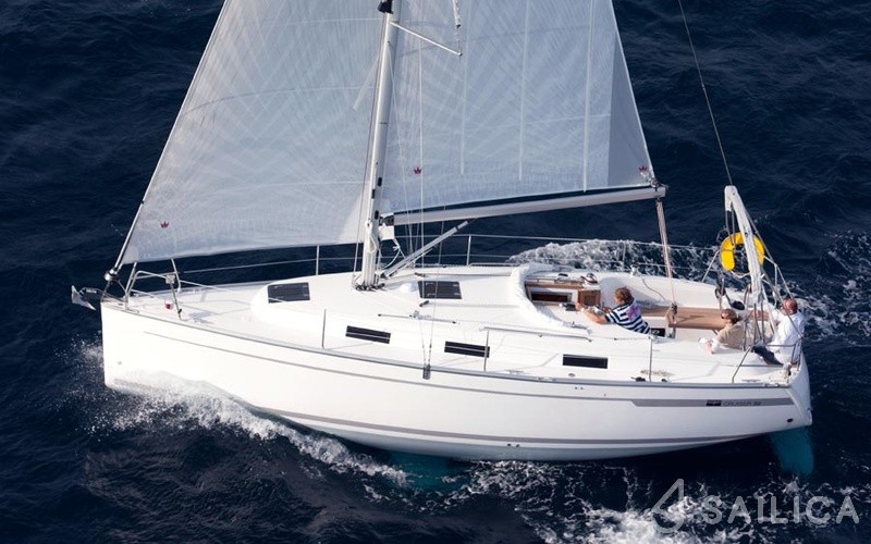 Bavaria 32 - Yacht Charter Sailica