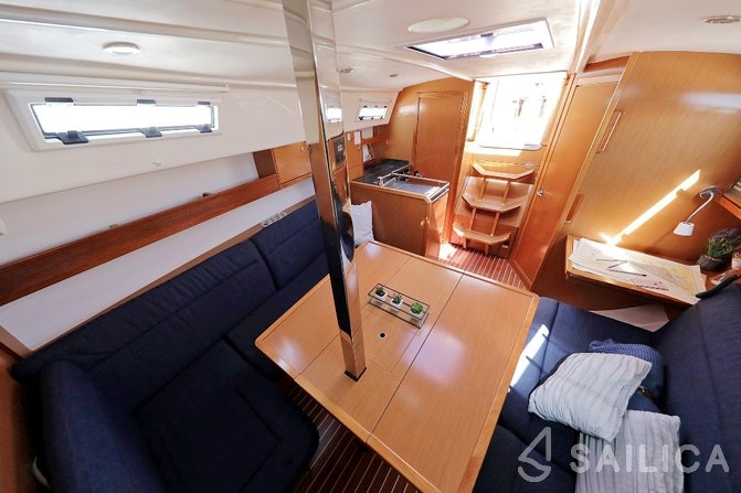 Bavaria 32 - Yacht Charter Sailica