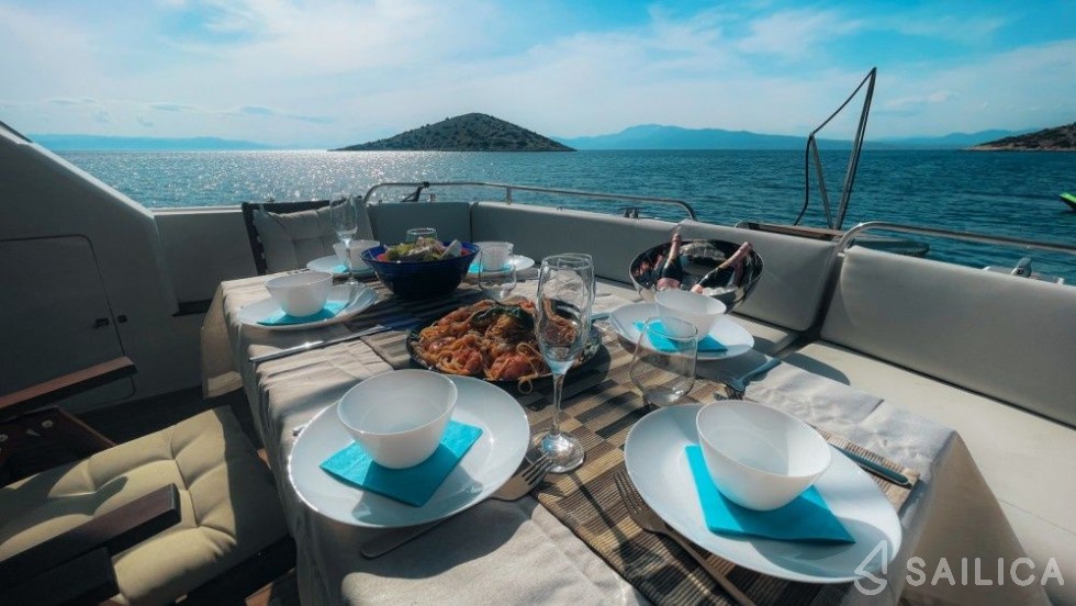 Princess 55 F - Yacht Charter Sailica