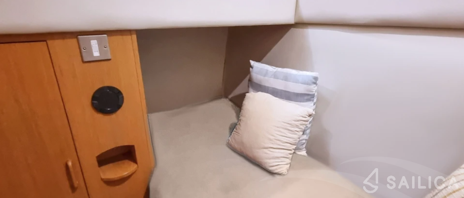 Princess 55 F - Yacht Charter Sailica