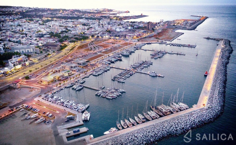 Princess 55 F - Yacht Charter Sailica