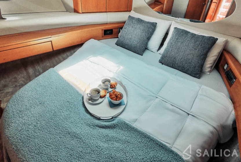 Princess 55 F - Yacht Charter Sailica