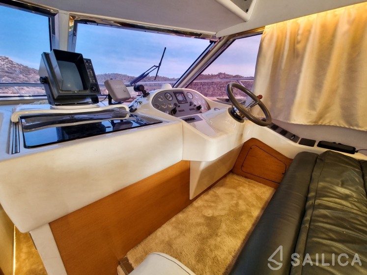Princess 55 F - Yacht Charter Sailica