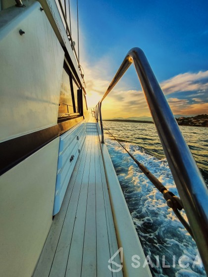 Princess 55 F - Yacht Charter Sailica