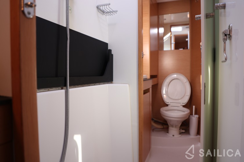 Nautitech 46 Fly - Yacht Charter Sailica