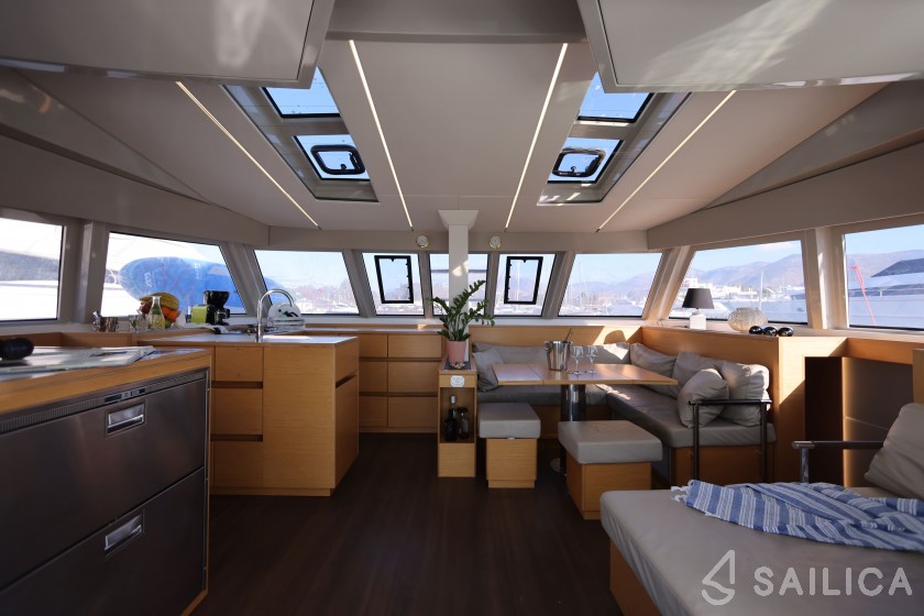 Nautitech 46 Fly - Yacht Charter Sailica