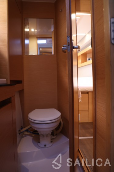 Nautitech 46 Fly - Yacht Charter Sailica