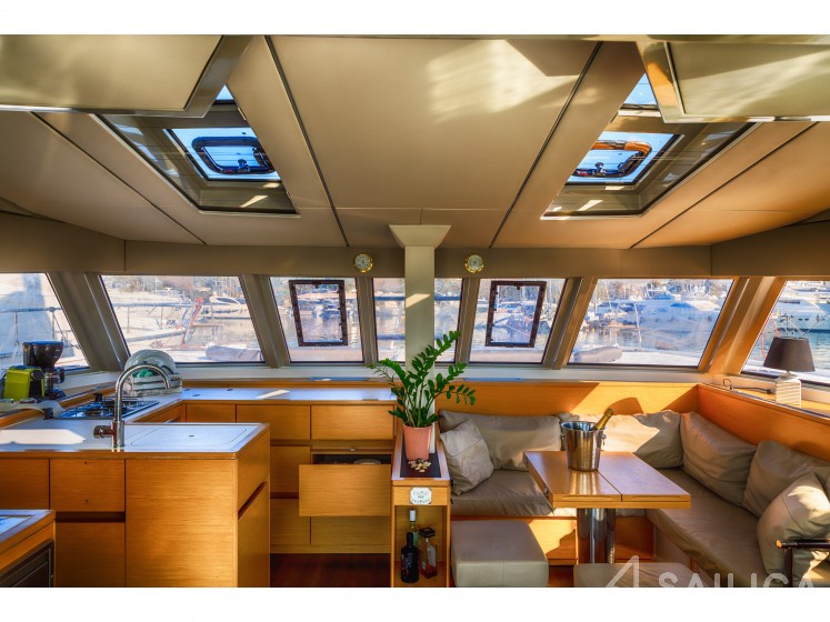 Nautitech 46 Fly - Yacht Charter Sailica