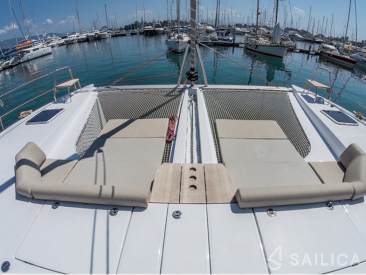 Nautitech 46 Fly - Yacht Charter Sailica