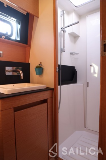 Nautitech 46 Fly - Yacht Charter Sailica
