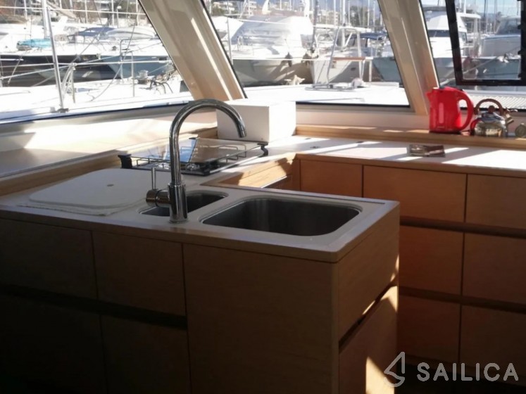 Nautitech 46 Fly - Yacht Charter Sailica