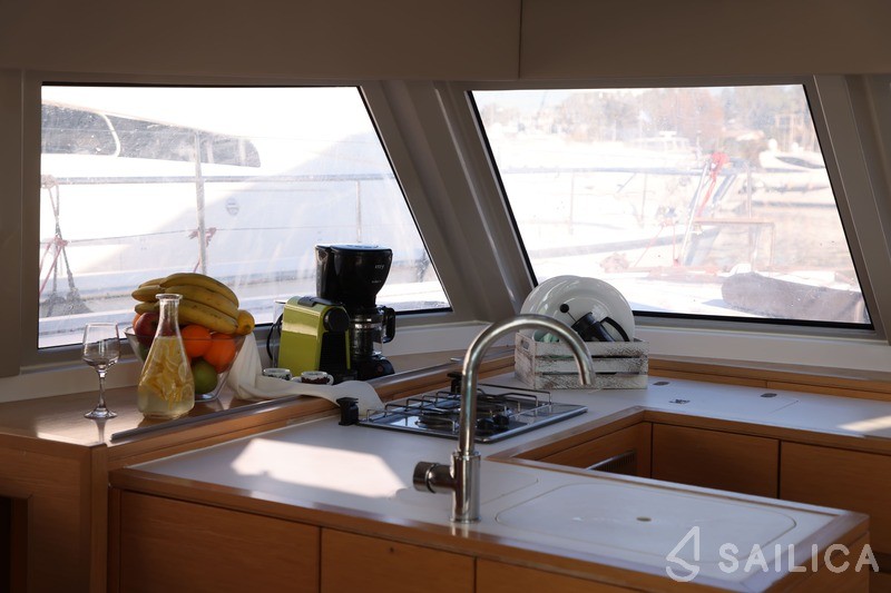 Nautitech 46 Fly - Yacht Charter Sailica