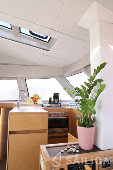 Nautitech 46 Fly - Yacht Charter Sailica