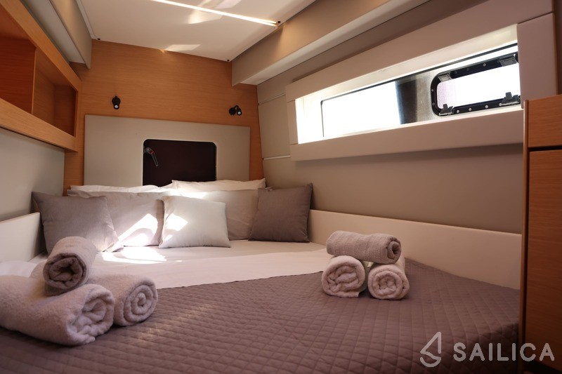 Nautitech 46 Fly - Yacht Charter Sailica