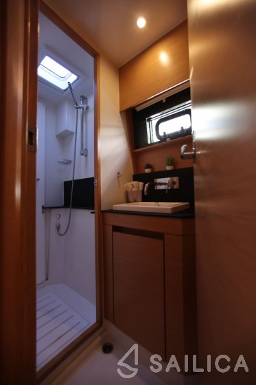 Nautitech 46 Fly - Yacht Charter Sailica