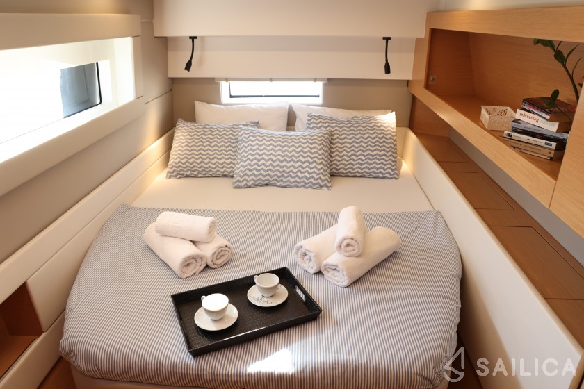 Nautitech 46 Fly - Yacht Charter Sailica