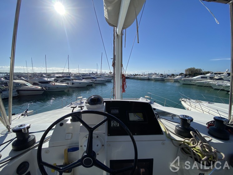 Nautitech 46 Fly - Yacht Charter Sailica