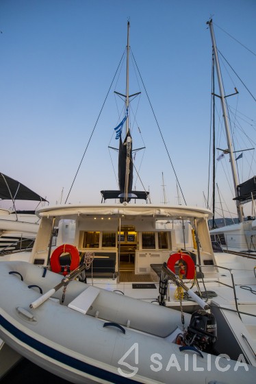 Lagoon 450  Flybridge - Yacht Charter Sailica
