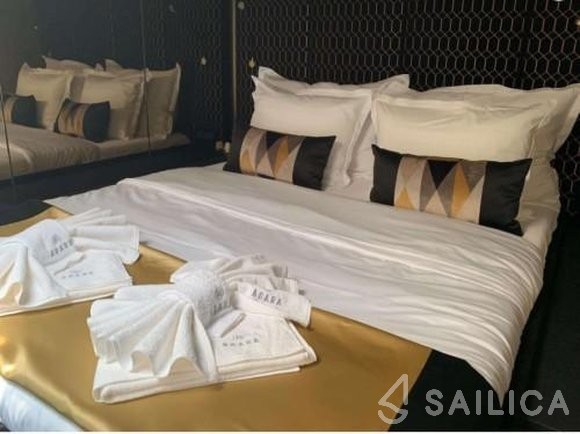 Sunreef 50 - Yacht Charter Sailica