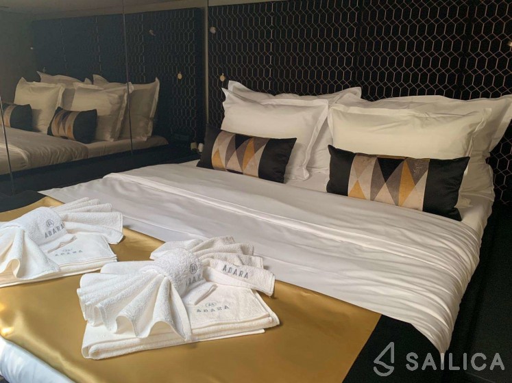 Sunreef 50 - Yacht Charter Sailica
