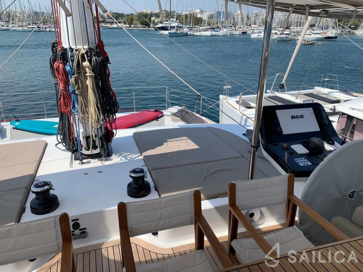 Sunreef 50 - Yacht Charter Sailica