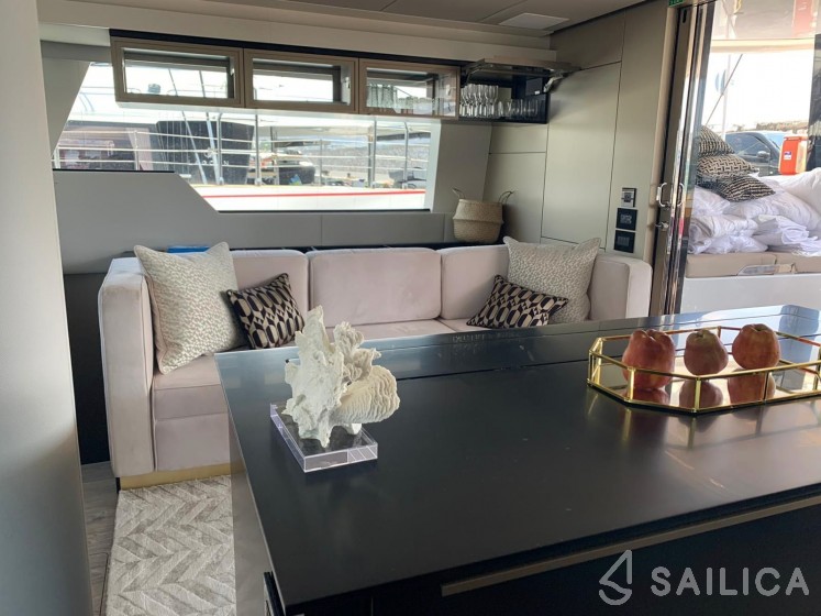 Sunreef 50 - Yacht Charter Sailica