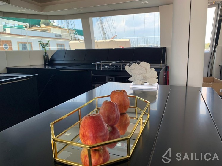 Sunreef 50 - Yacht Charter Sailica
