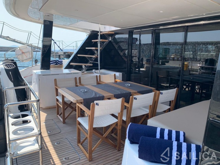 Sunreef 50 - Yacht Charter Sailica