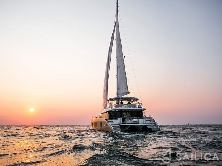 Sunreef 50 - Yacht Charter Sailica