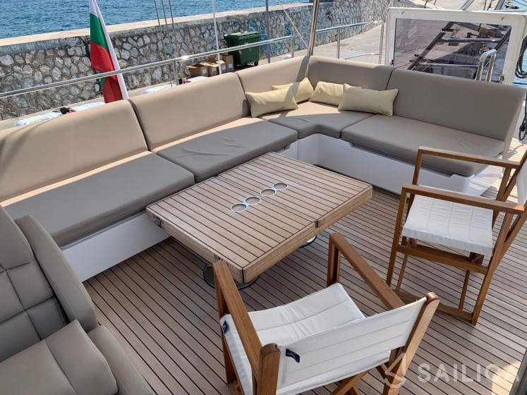 Sunreef 50 - Yacht Charter Sailica