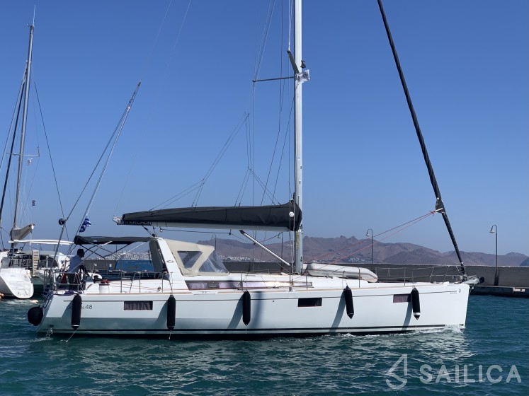 Oceanis 48 - Yacht Charter Sailica
