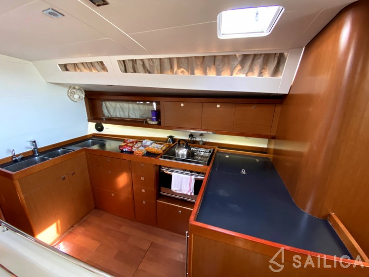 Oceanis 48 - Yacht Charter Sailica