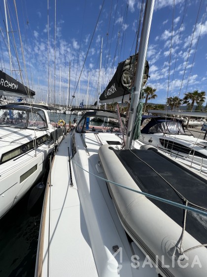 Oceanis 45 - Yacht Charter Sailica