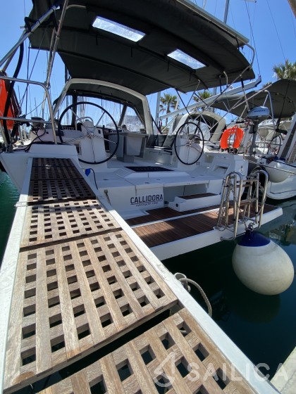 Oceanis 45 - Yacht Charter Sailica