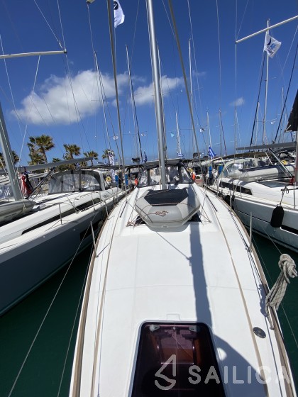 Oceanis 45 - Yacht Charter Sailica