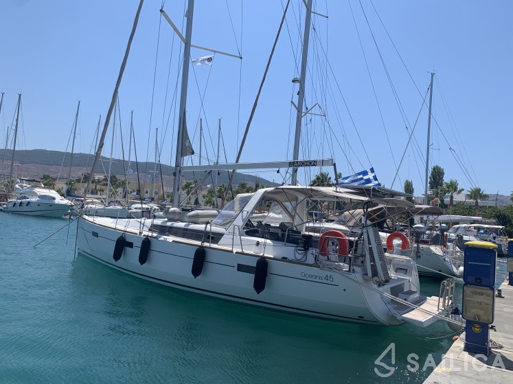 Oceanis 45 - Yacht Charter Sailica