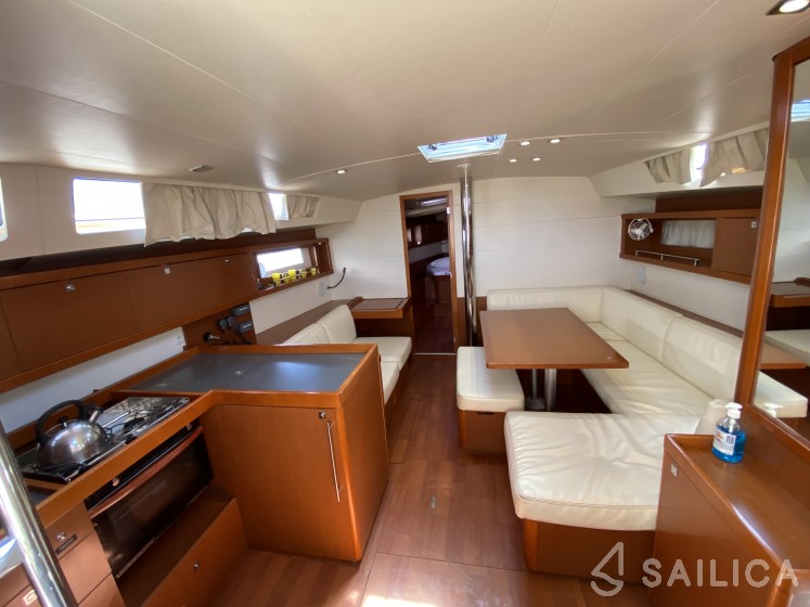 Oceanis 45 - Yacht Charter Sailica