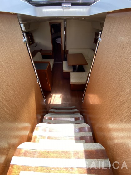 Oceanis 45 - Yacht Charter Sailica