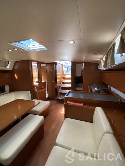 Oceanis 45 - Yacht Charter Sailica