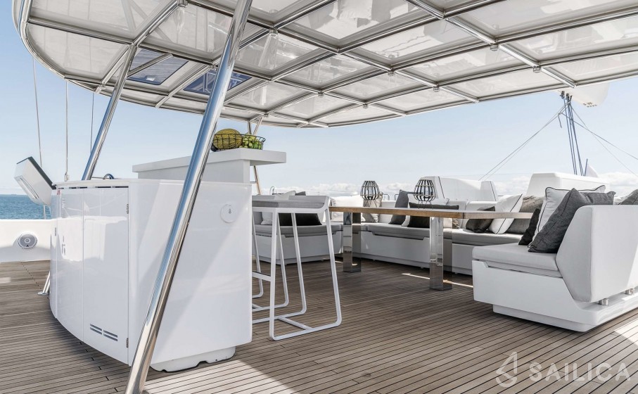 Sunreef 80 - Yacht Charter Sailica