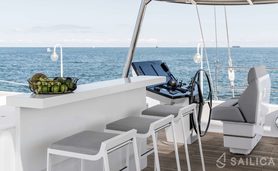 Sunreef 80 - Yacht Charter Sailica