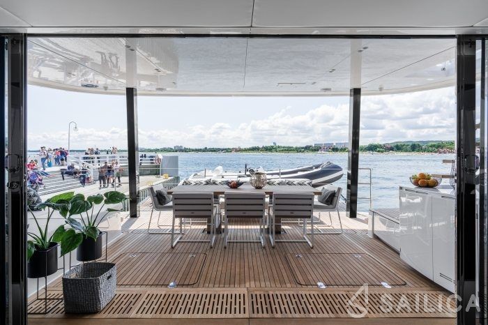 Sunreef 80 - Yacht Charter Sailica