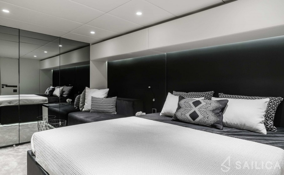 Sunreef 80 - Yacht Charter Sailica