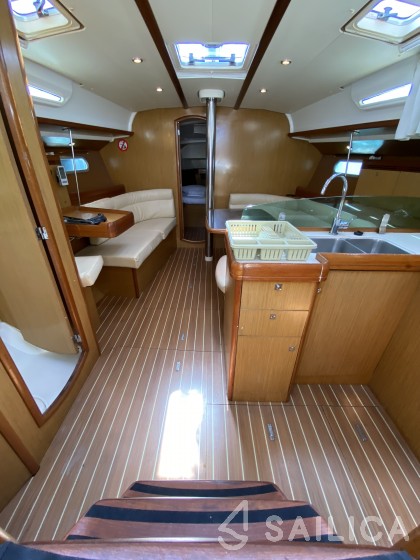 Sun Odyssey 42i - Yacht Charter Sailica